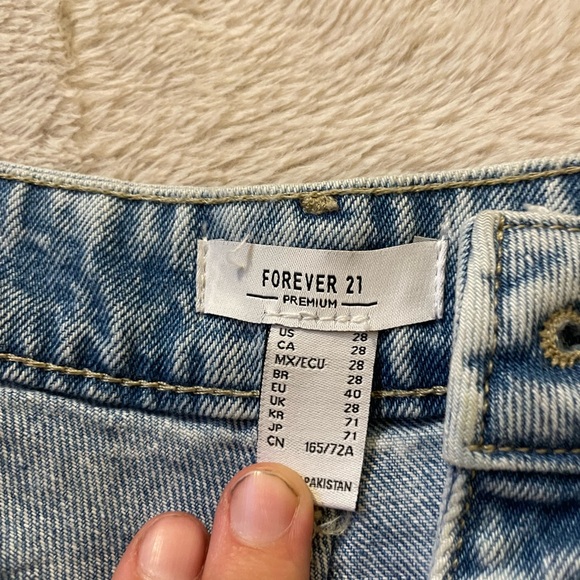 NWT Forever 21 Premium Pleated Denim Shorts - Picture 5 of 5
